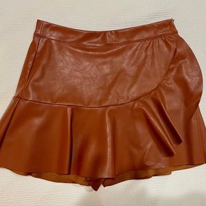 DO+BE Charlie Leather Mini Skort - Caramel